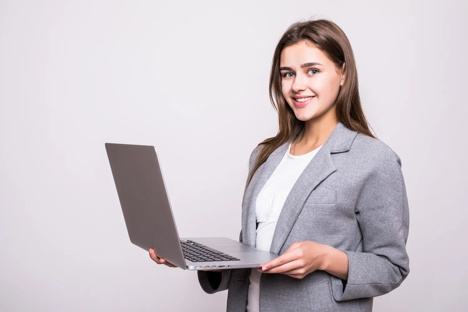 Data leader running a CDO outreach workflow on a laptop